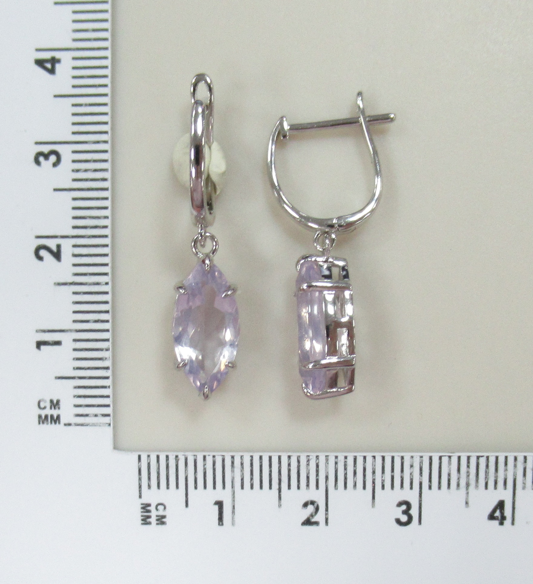 Серебряные серьги с кварцем